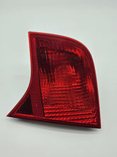 Oryginalna tylna lampa prawa wewnętrzna Audi A4 8E B7 Limo 8E5945094